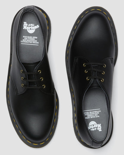 https://cdn.media.amplience.net/i/drmartens/14046001.810.jpg