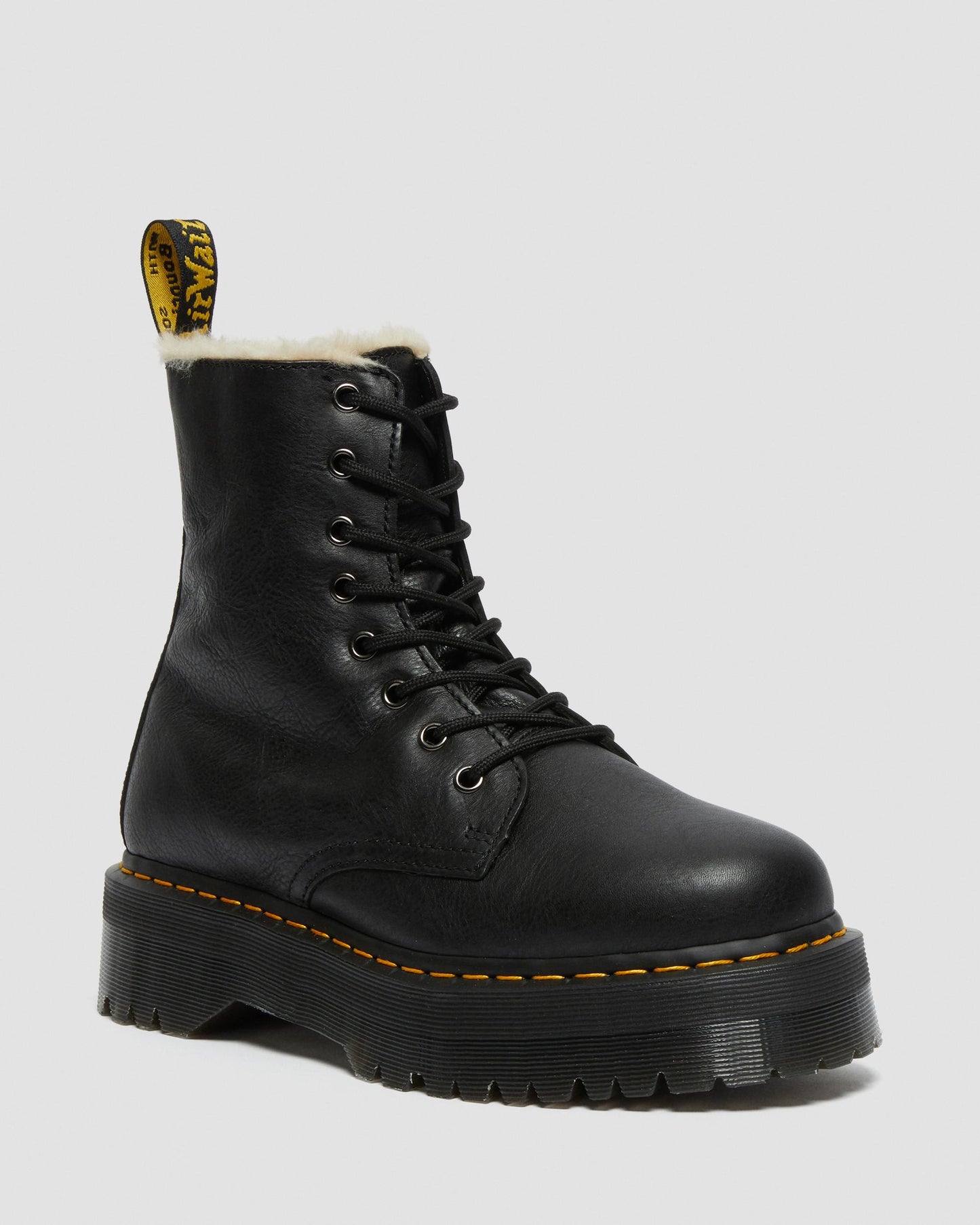 https://cdn.media.amplience.net/i/drmartens/25637001.80.jpg