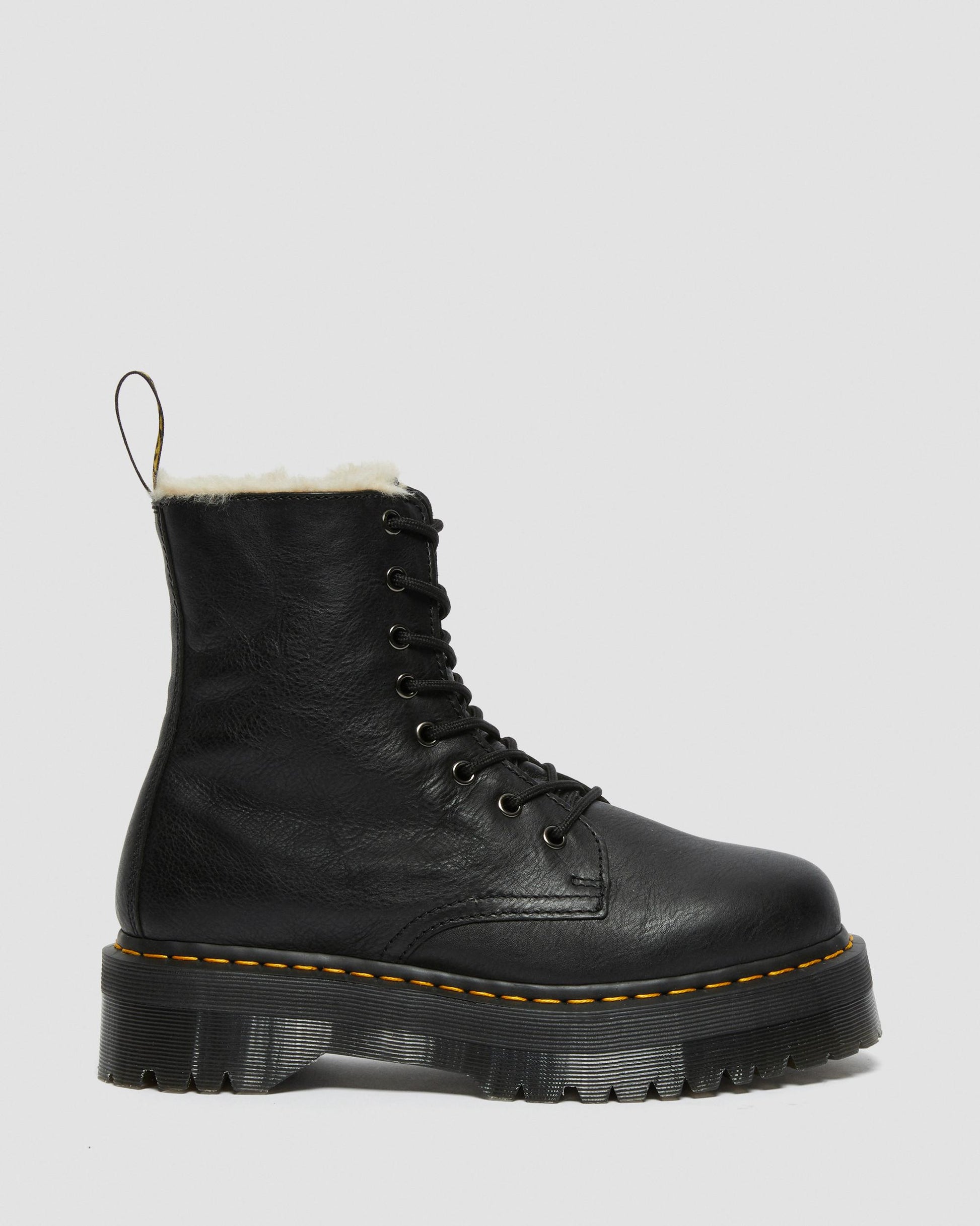 https://cdn.media.amplience.net/i/drmartens/25637001.86.jpg