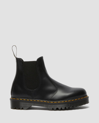 https://cdn.media.amplience.net/i/drmartens/26205001.86.jpg