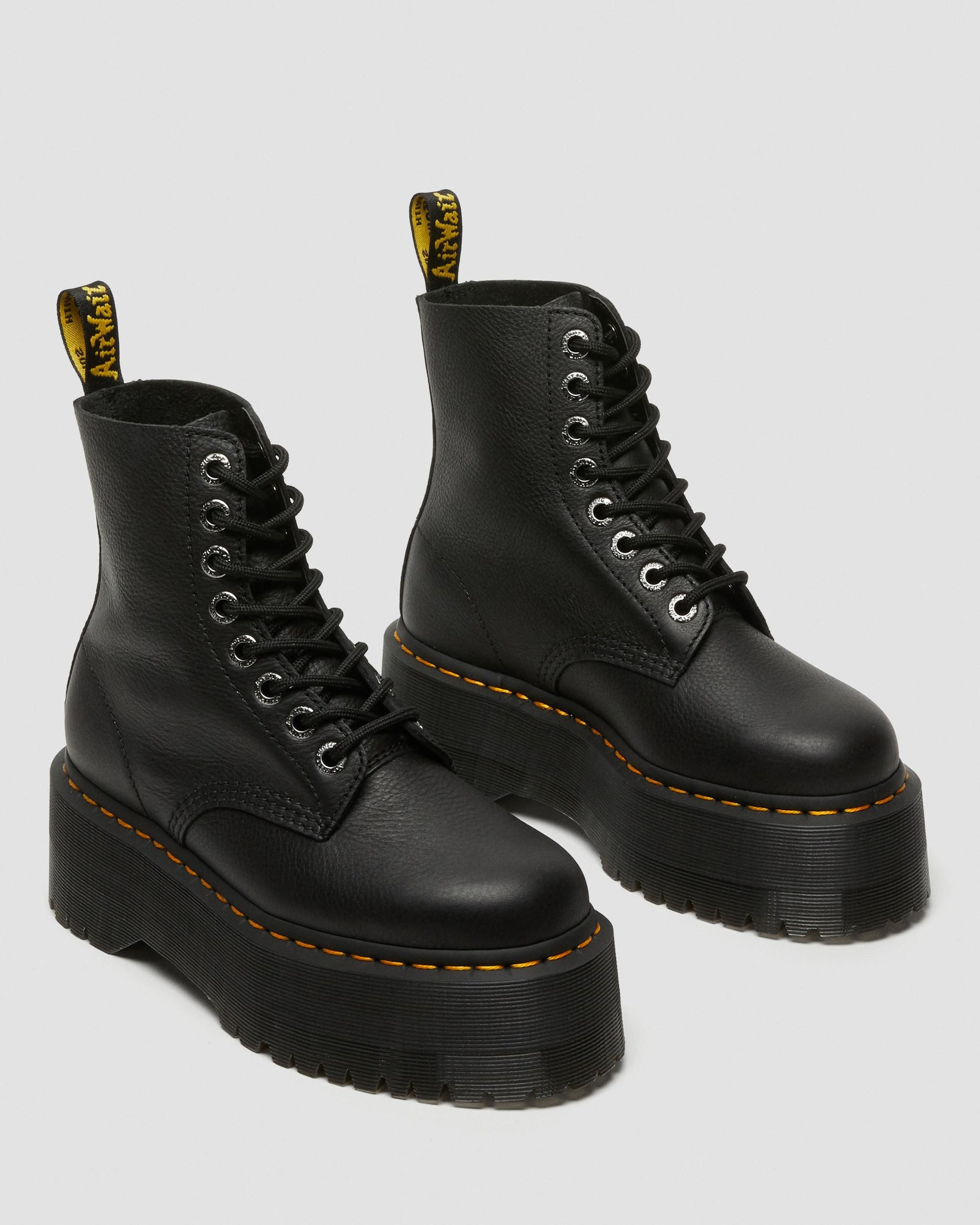 https://cdn.media.amplience.net/i/drmartens/26925001.83.jpg