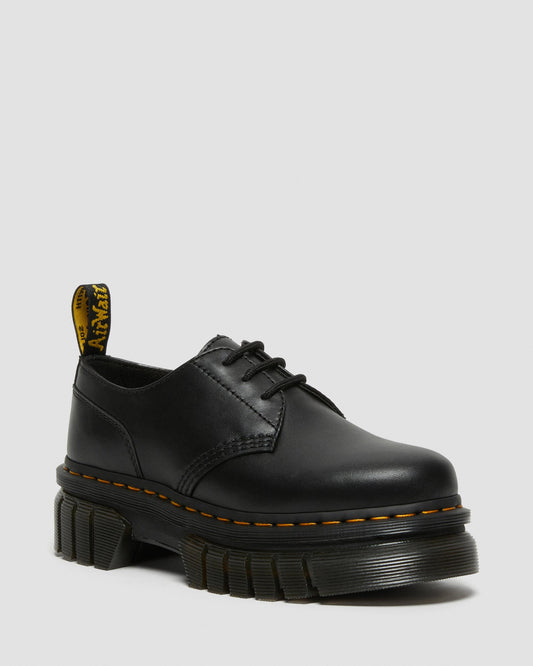 https://cdn.media.amplience.net/i/drmartens/27147001.80.jpg