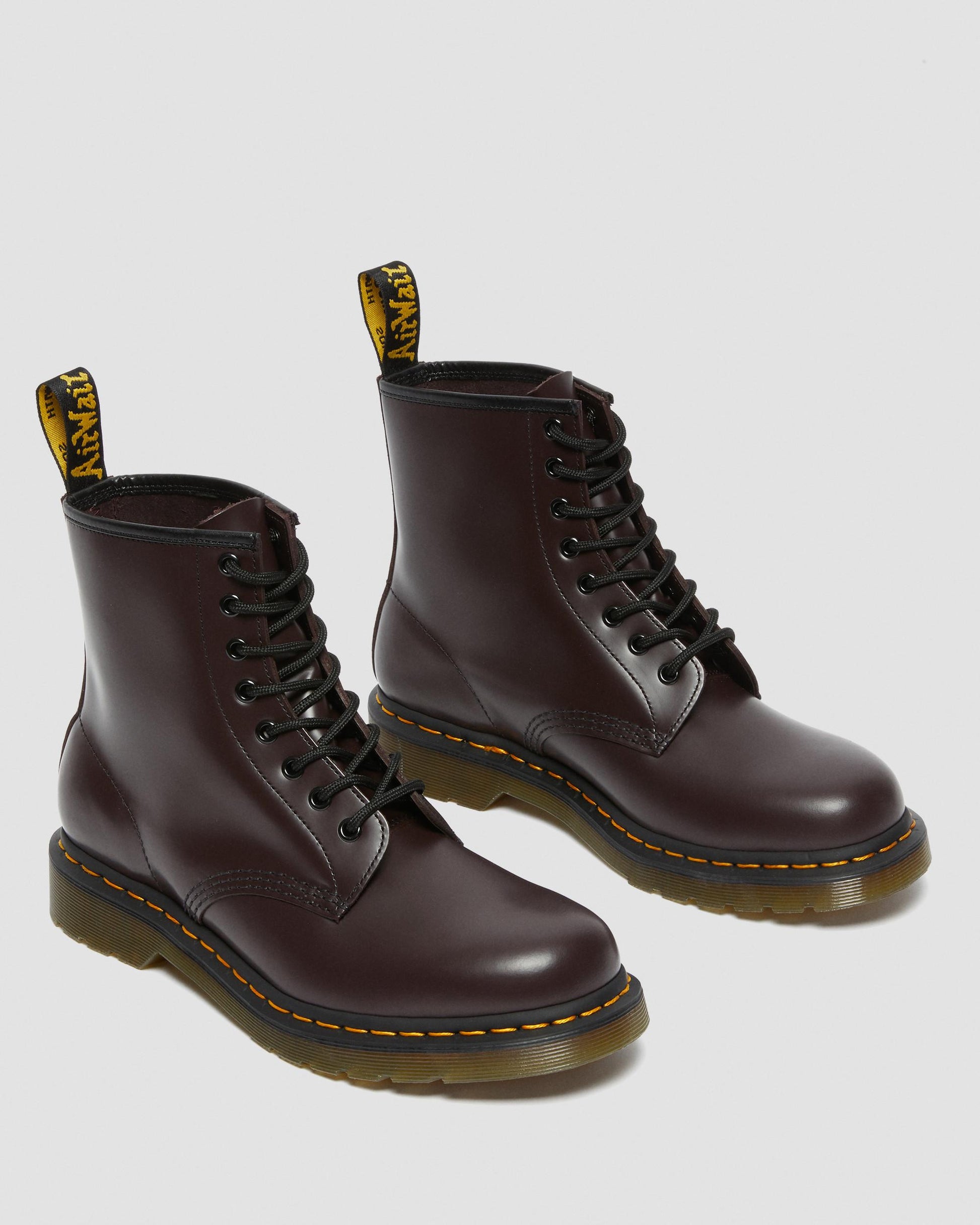 https://cdn.media.amplience.net/i/drmartens/27277626.83.jpg