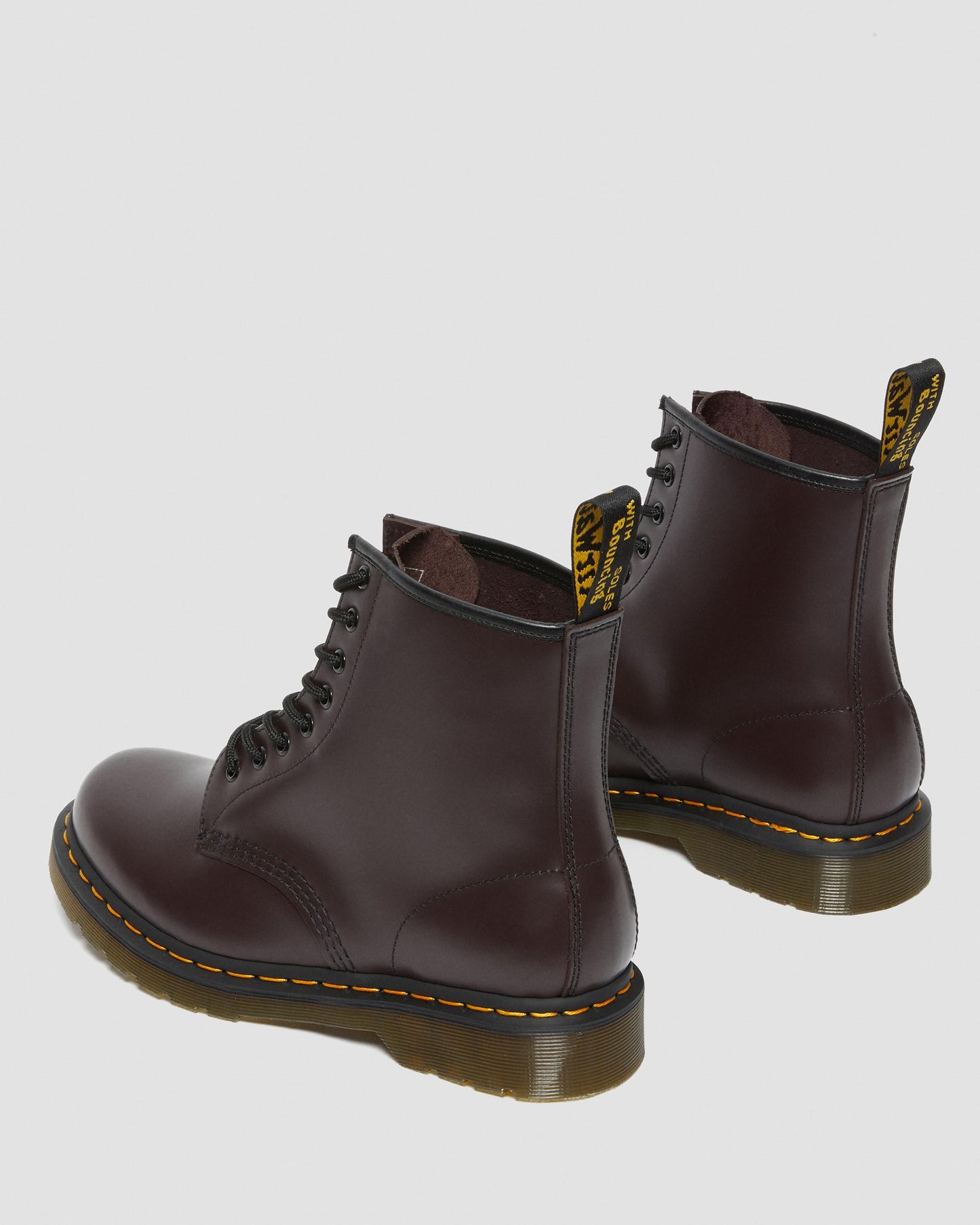 https://cdn.media.amplience.net/i/drmartens/27277626.84.jpg