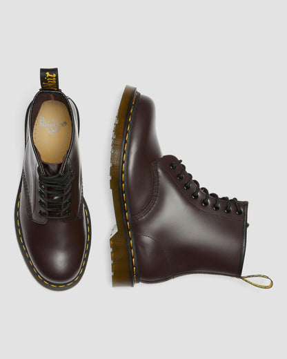https://cdn.media.amplience.net/i/drmartens/27277626.88.jpg