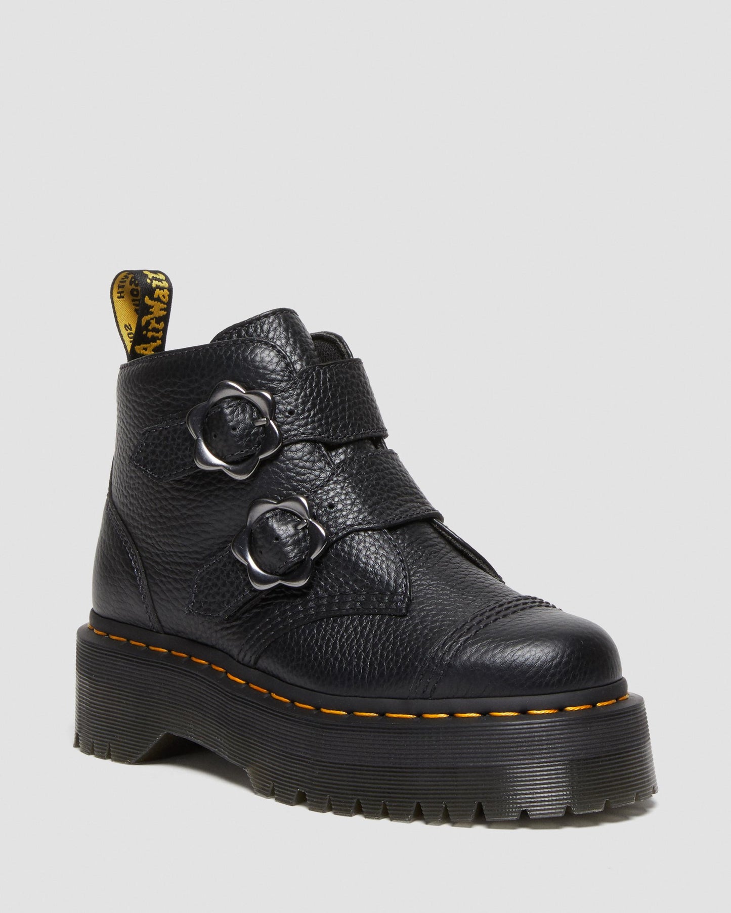 https://cdn.media.amplience.net/i/drmartens/27642001.80.jpg