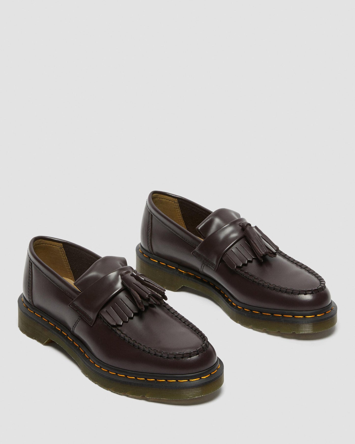 https://cdn.media.amplience.net/i/drmartens/27945606.83.jpg
