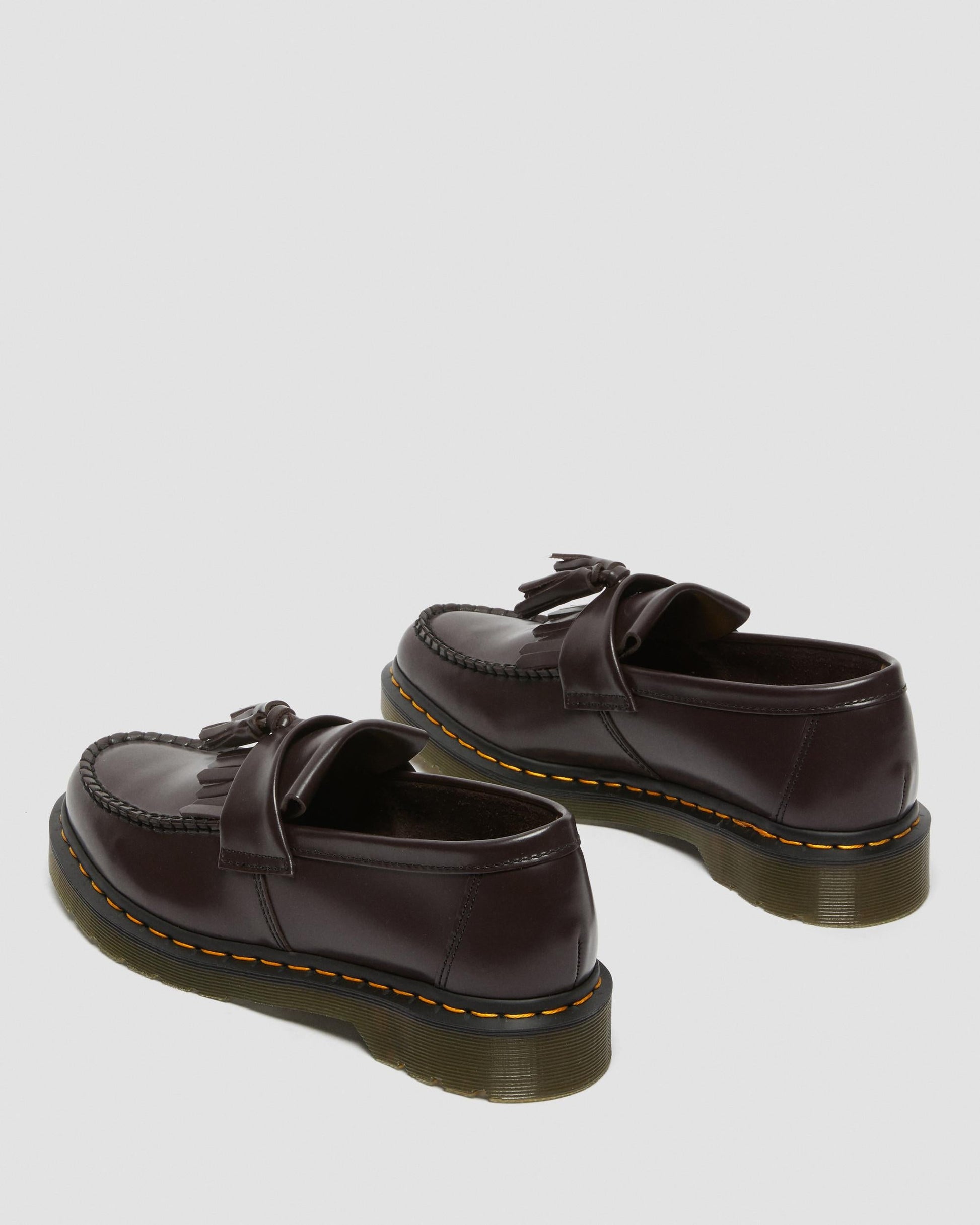 https://cdn.media.amplience.net/i/drmartens/27945606.84.jpg