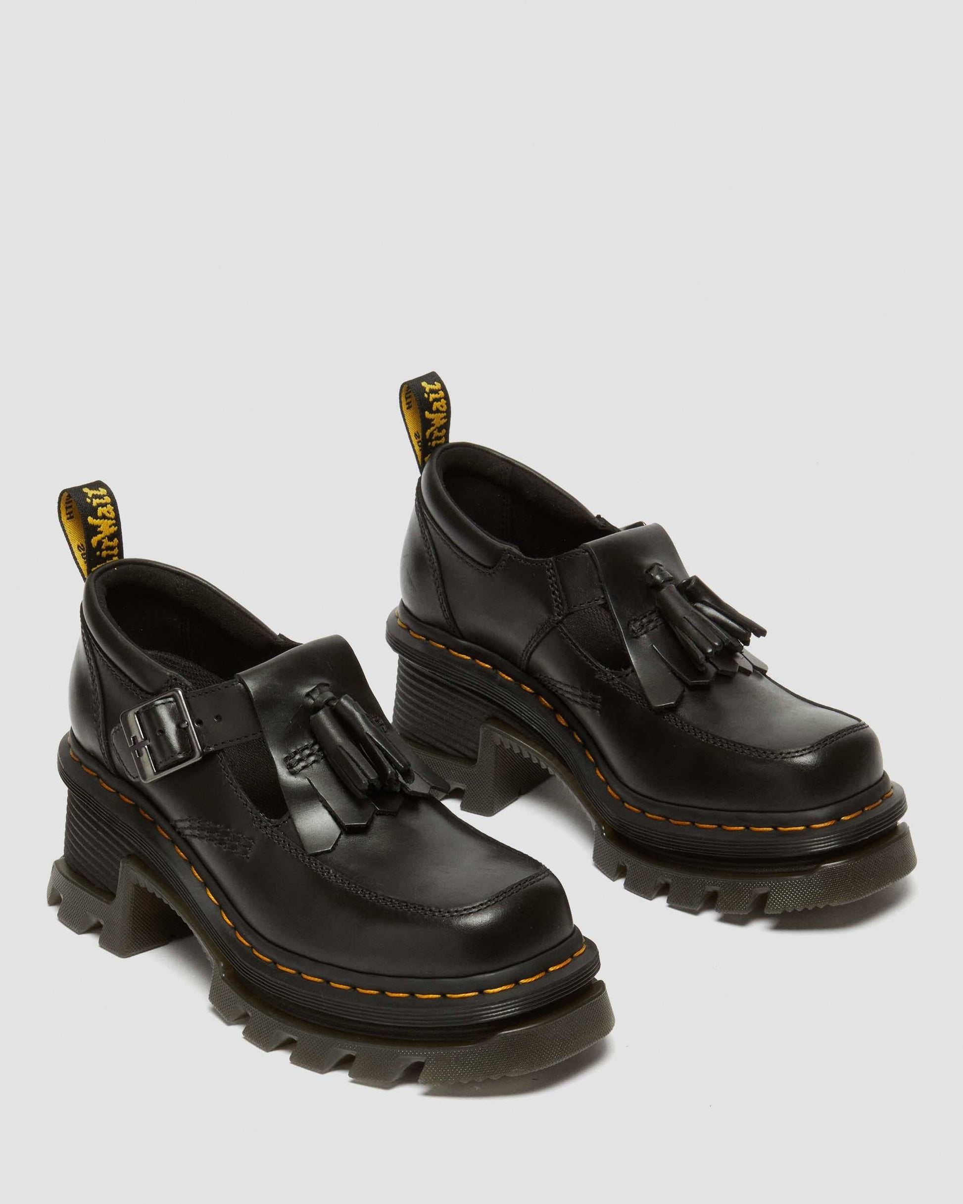 https://cdn.media.amplience.net/i/drmartens/31494001.84.jpg