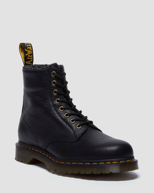 https://cdn.media.amplience.net/i/drmartens/31873001.80.jpg
