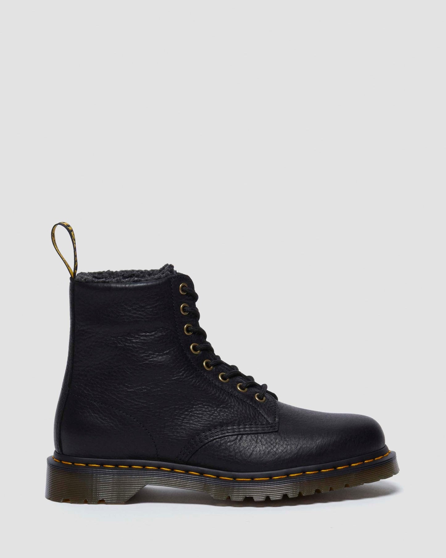 https://cdn.media.amplience.net/i/drmartens/31873001.86.jpg