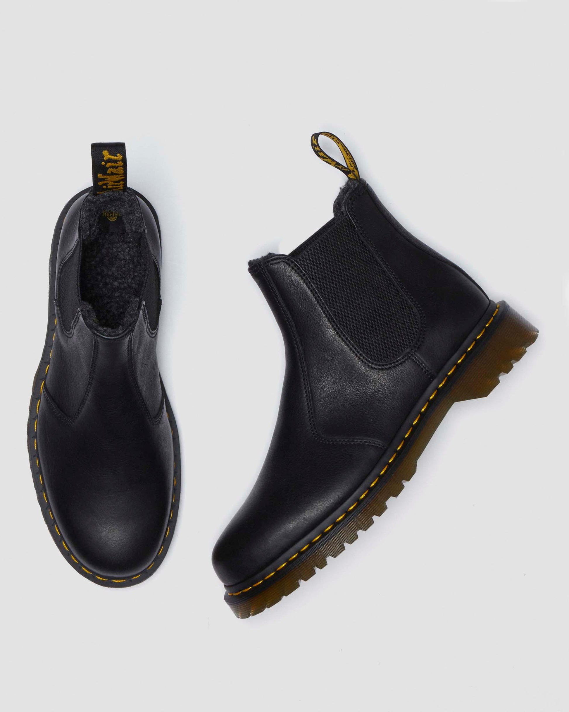 https://cdn.media.amplience.net/i/drmartens/31874001.88.jpg