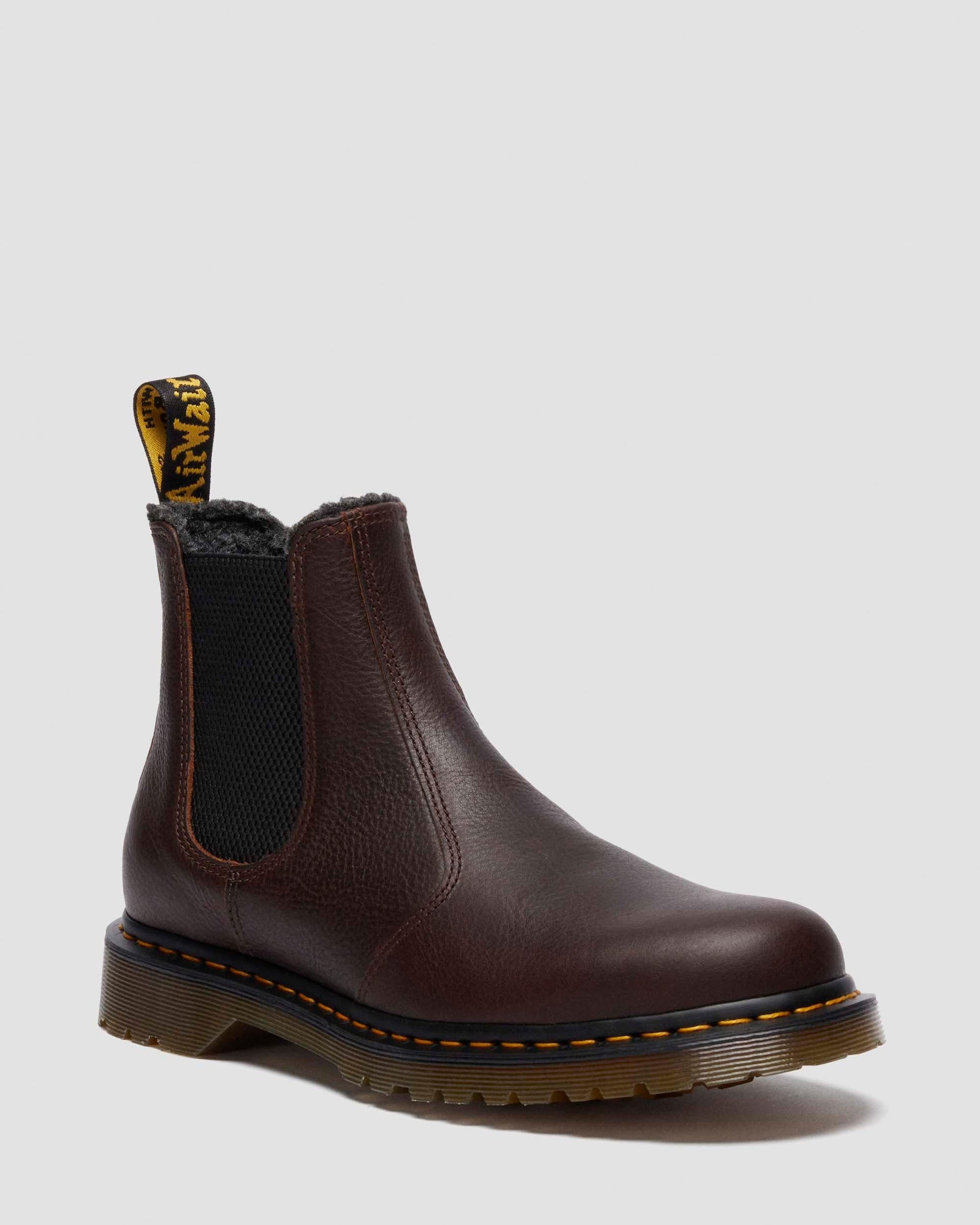 https://cdn.media.amplience.net/i/drmartens/31874200.80.jpg