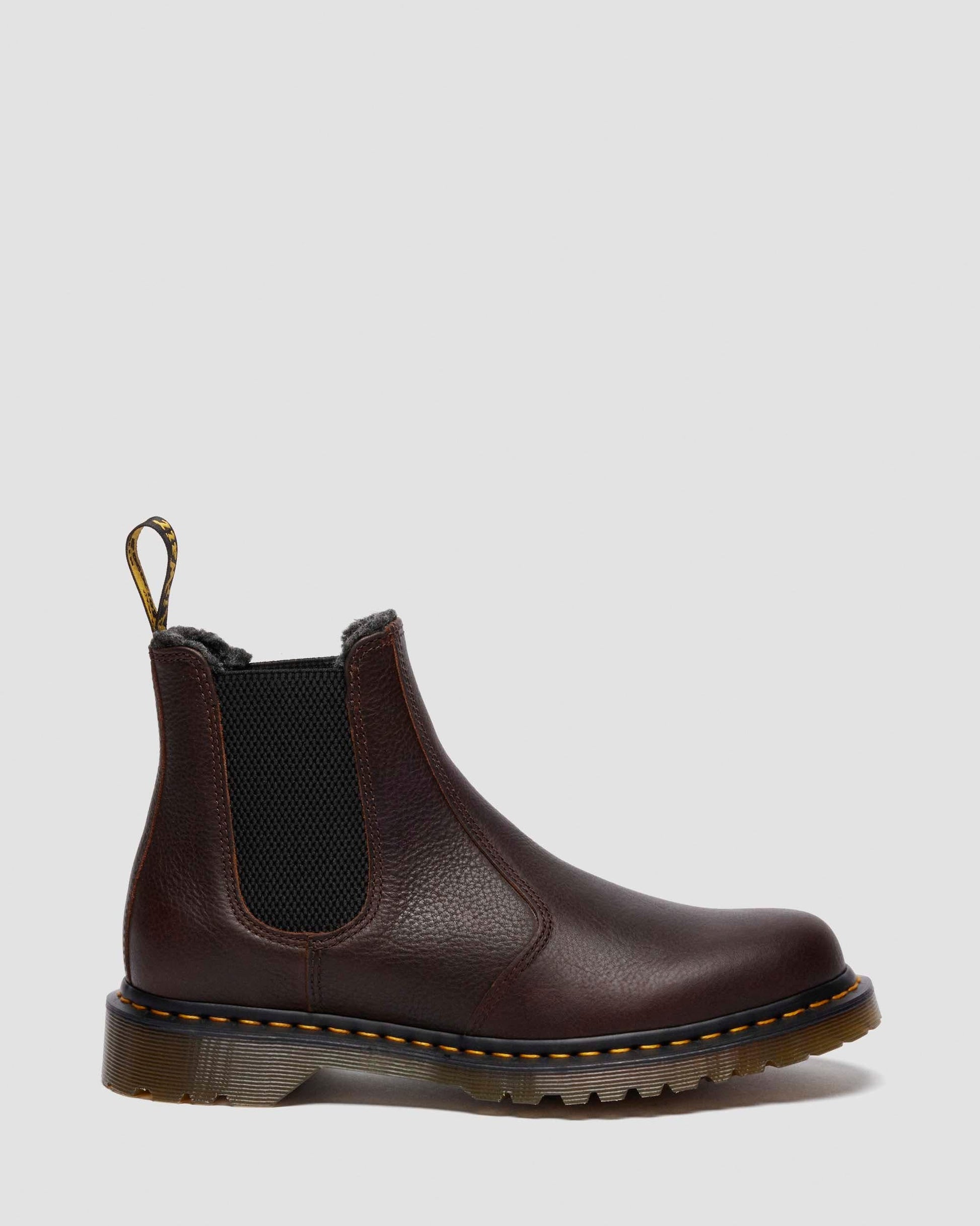 https://cdn.media.amplience.net/i/drmartens/31874200.86.jpg