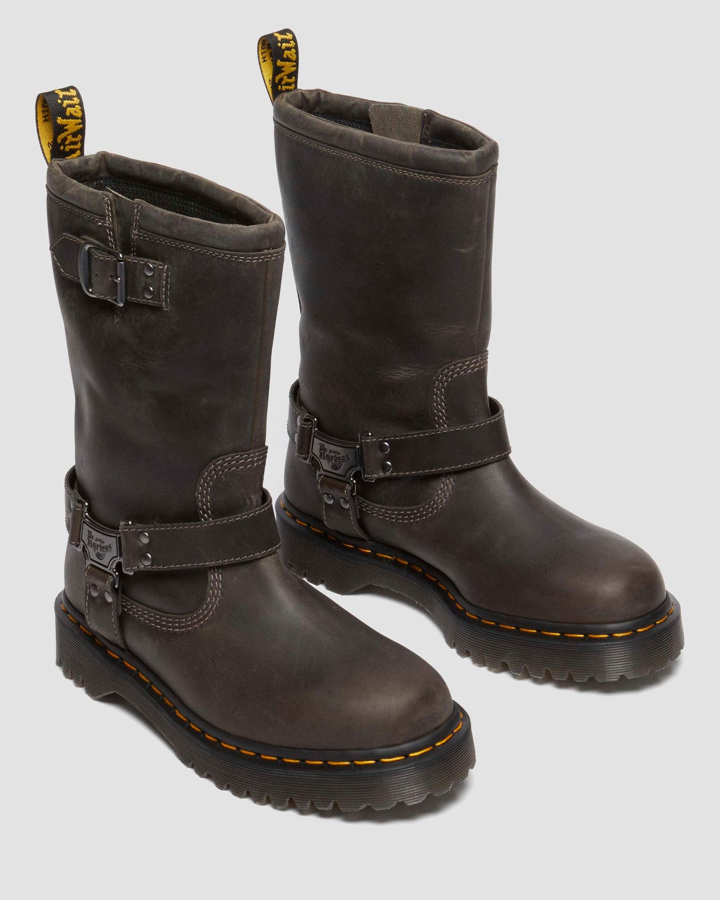 https://cdn.media.amplience.net/i/drmartens/31901057.84.jpg