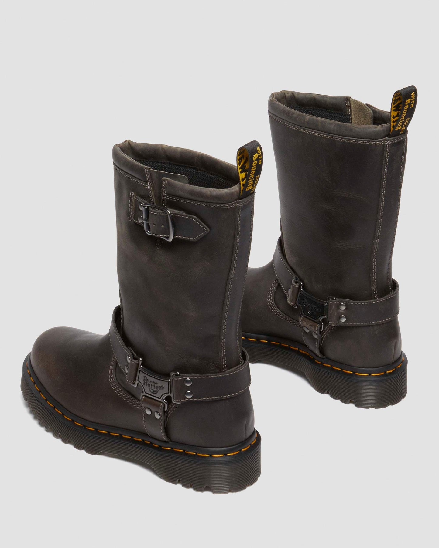 https://cdn.media.amplience.net/i/drmartens/31901057.85.jpg