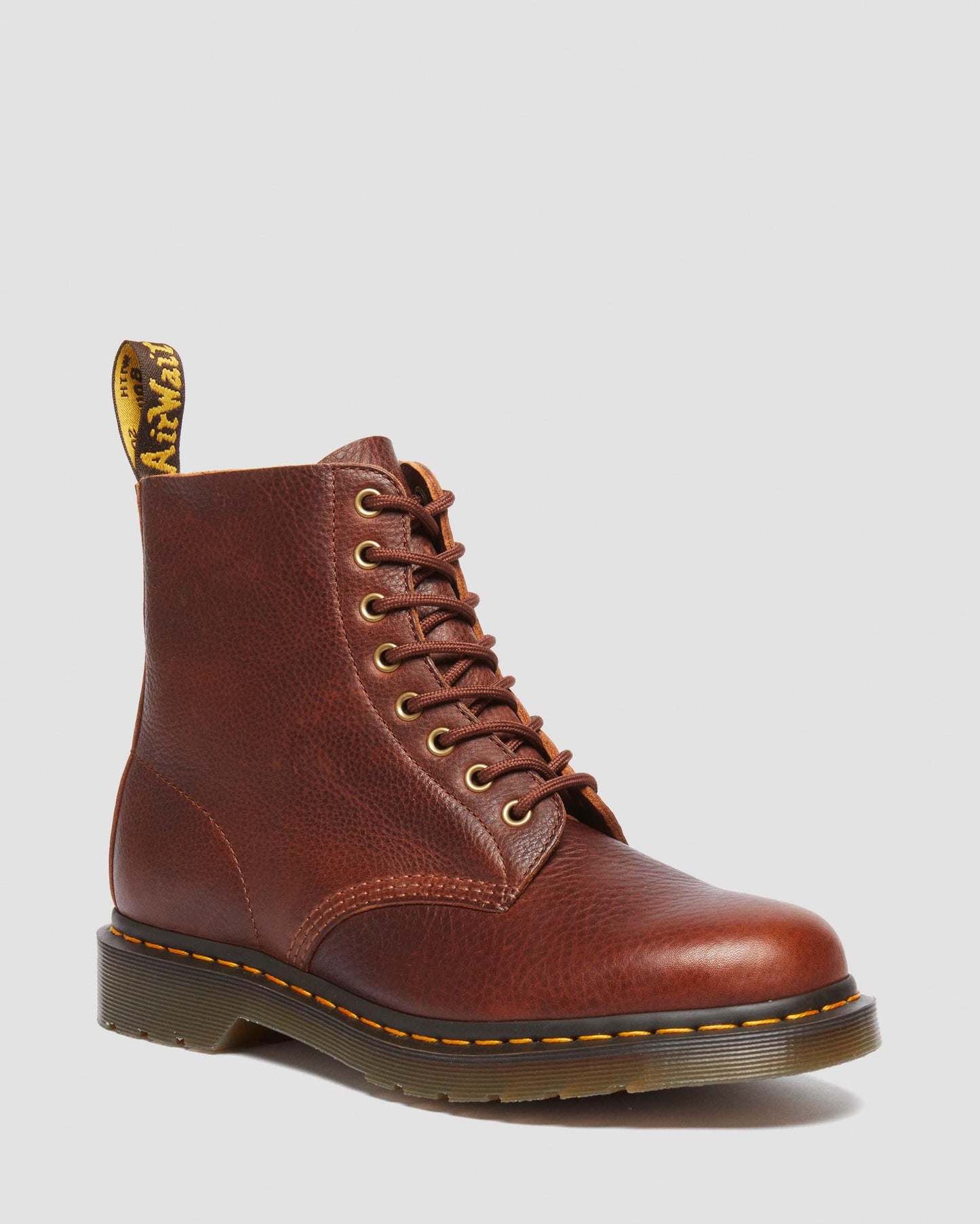 https://cdn.media.amplience.net/i/drmartens/31976253.80.jpg